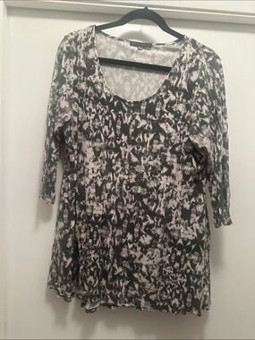 Rose & Olive Black and White Printed Scoop Neck Tunic